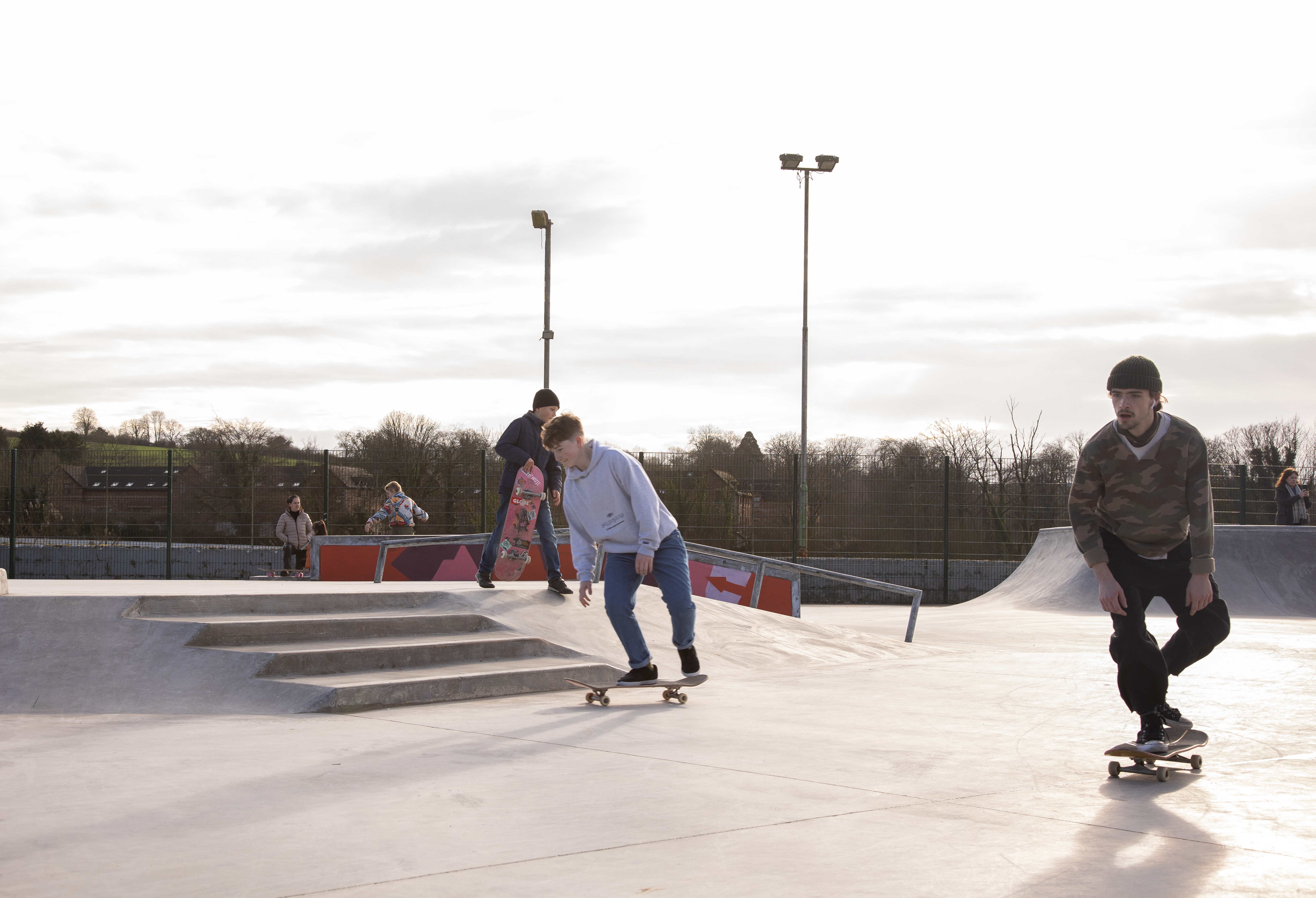 skatepark-89 Group of people skateboarding